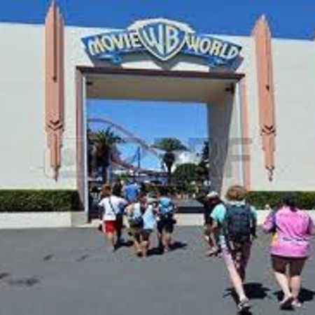 Gold Coast Theme Park Family Villa Exterior foto